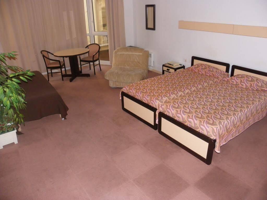 Hotel Moderne Віші Екстер'єр фото