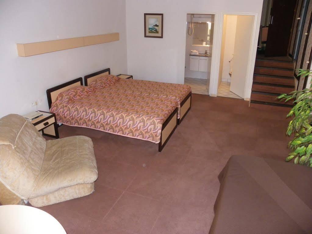 Hotel Moderne Віші Екстер'єр фото